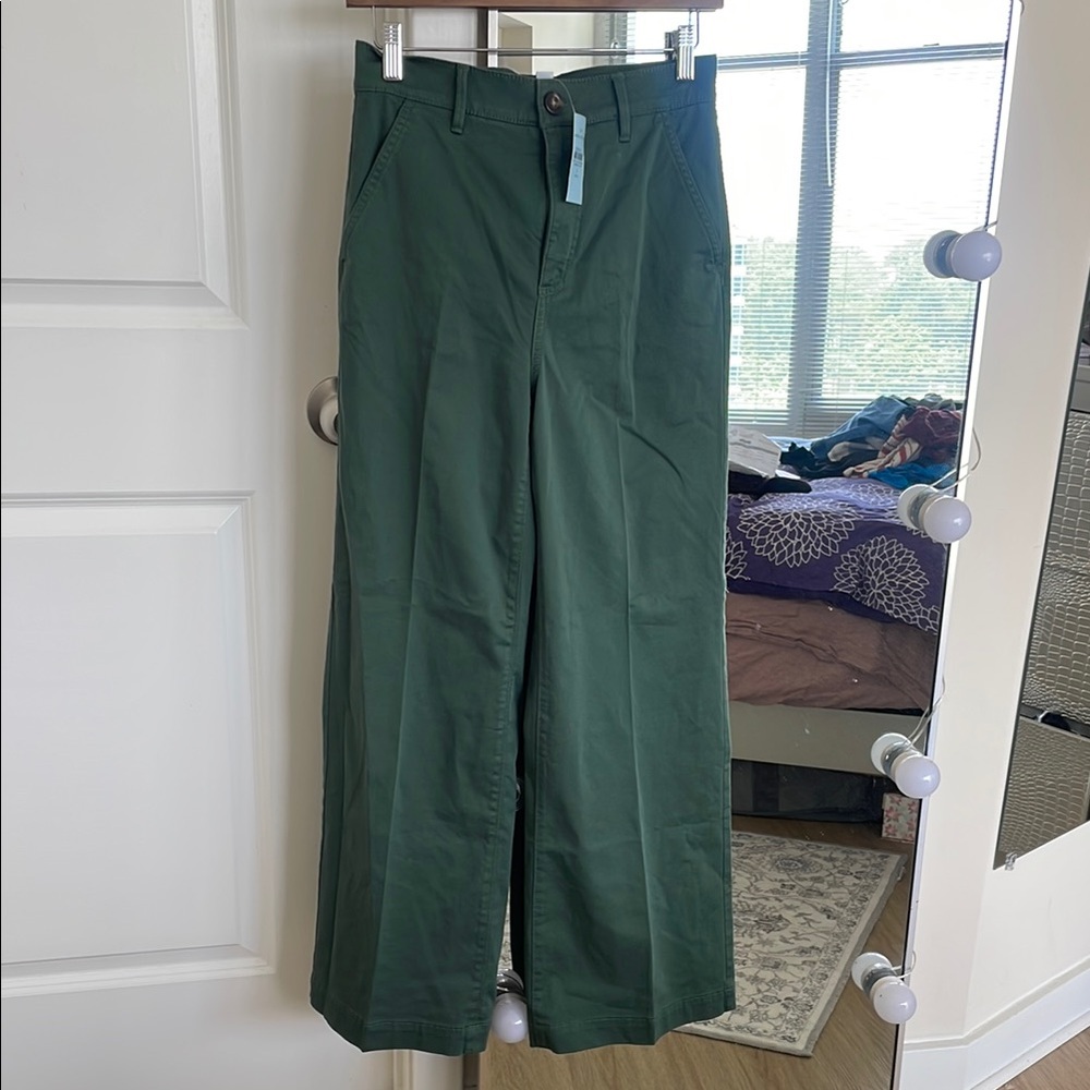 Ann Taylor 2 Petite Weekend Collection Wide Leg Pants in Cilantro